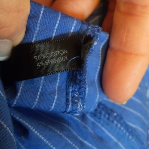 The Limited blue pinstripe blouse, white collar & wrists, pockets, buttons, L - Picture 7 of 7